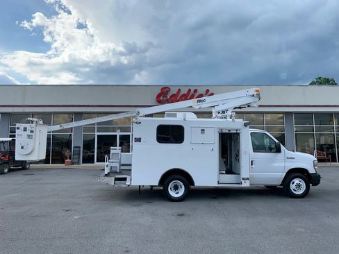 Used 2018 Ford E-350 and Econoline 350 Super Duty RWD image 44