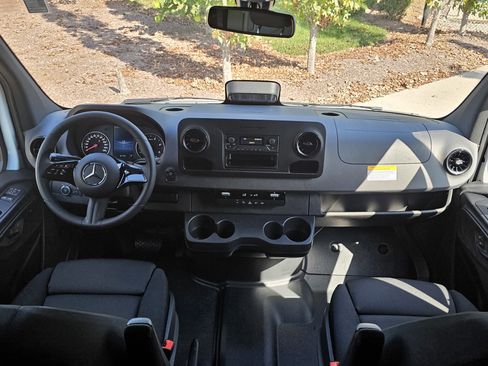 New 2025 Mercedes-Benz Sprinter 2500 image 20