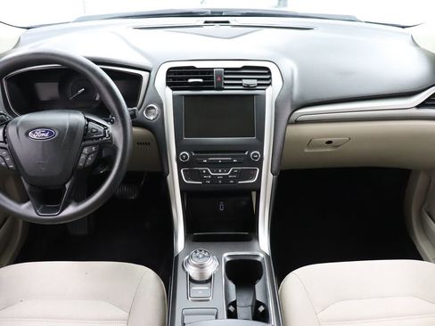 Used 2018 Ford Fusion SE w/ Fusion SE Technology Package FWD image 22