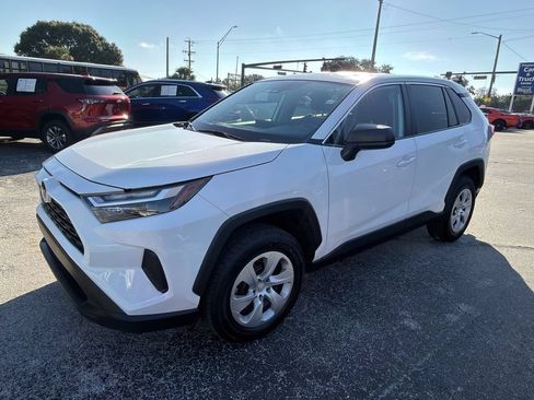 Used 2024 Toyota RAV4 LE AWD/4WD image 9