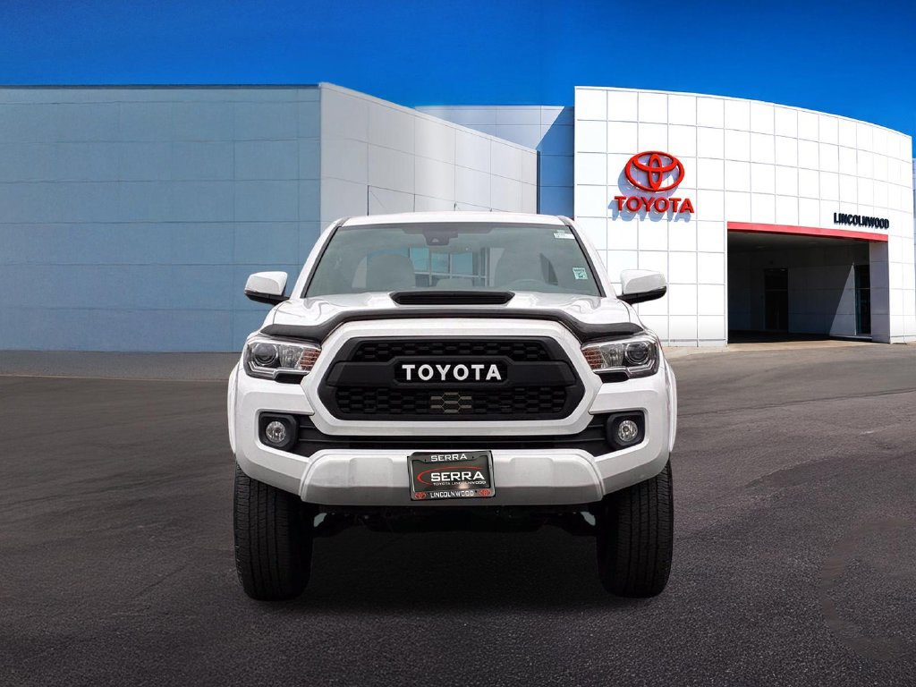Used 2020 Toyota Tacoma TRD Sport w/ Technology Package AWD/4WD image 4