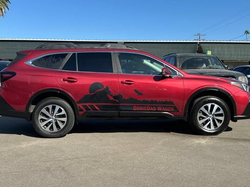 Used 2020 Subaru Outback Premium AWD/4WD image 3