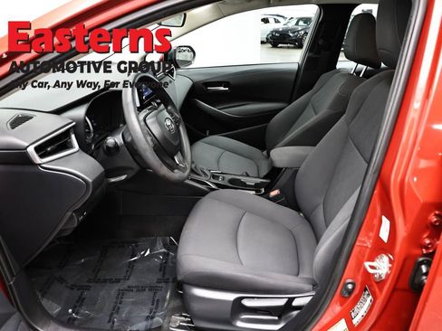 Used 2020 Toyota Corolla LE w/ LE Premium Package image 14