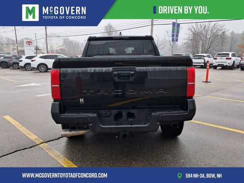 Used 2025 Toyota Tacoma TRD Sport AWD/4WD image 4
