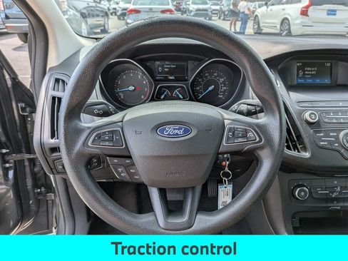 Used 2018 Ford Focus SE FWD image 14