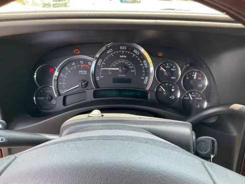 Used 2005 Cadillac Escalade AWD image 11