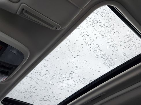 Used 2021 Subaru Crosstrek 2.5i Sport w/ Moonroof Package image 2