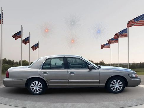 Used 2002 Mercury Grand Marquis GS RWD image 7