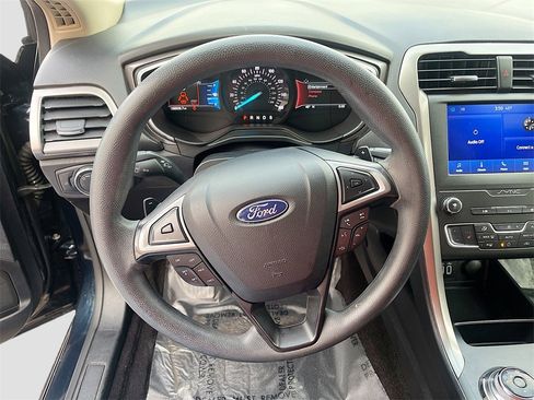 Used 2020 Ford Fusion SE image 11