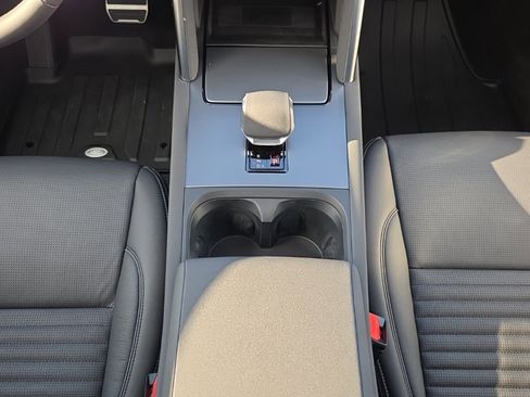 New 2025 Land Rover Discovery Sport Dynamic SE image 23