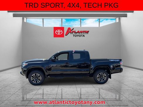 Used 2023 Toyota Tacoma TRD Sport w/ Advanced Technology Package AWD/4WD image 5