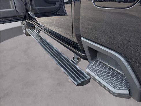 Used 2025 GMC Sierra 2500 AT4 w/ AT4 Premium Plus Package image 12