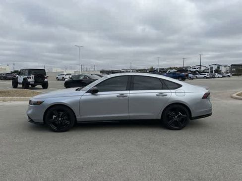 Used 2025 Honda Accord Sport image 2