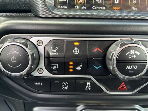Used 2022 Jeep Gladiator Overland AWD/4WD image 25