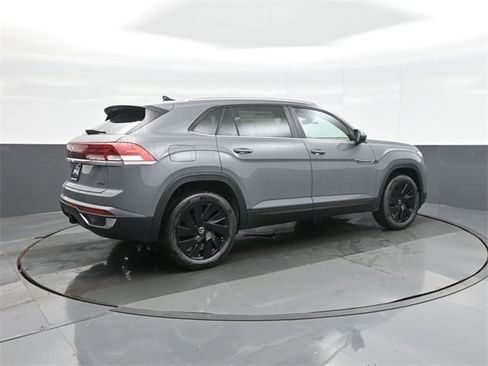 New 2026 Volkswagen Atlas Cross Sport SE image 7