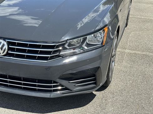 Used 2017 Volkswagen Passat 1.8T R-Line FWD image 9