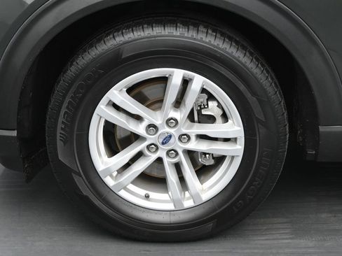 Certified 2022 Ford Explorer XLT image 28