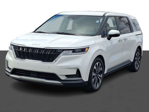 Certified 2022 Kia Carnival EX image 3