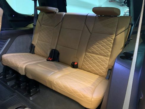 Used 2021 Cadillac Escalade Sport w/ Driver Assist Tech Package image 42