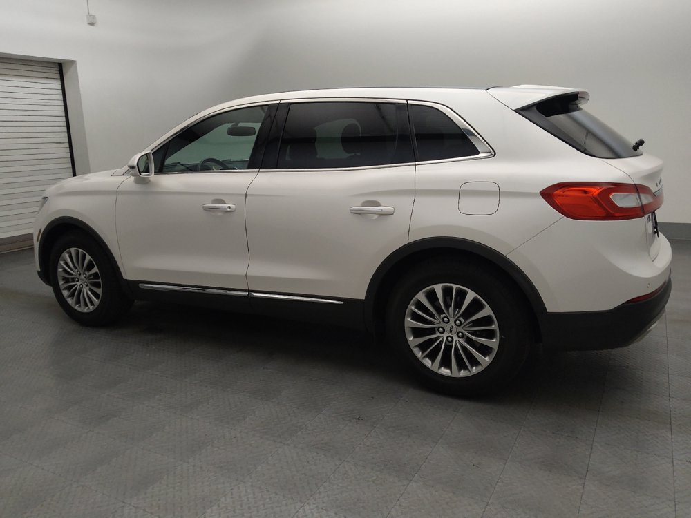 Used 2016 Lincoln MKX Select w/ Select Plus Package FWD image 3
