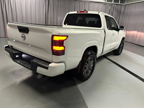 Used 2025 Nissan Frontier SV RWD image 7