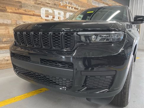New 2025 Jeep Grand Cherokee L Altitude image 10