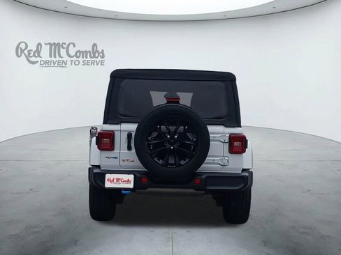 Used 2022 Jeep Wrangler Unlimited Sahara AWD/4WD image 4