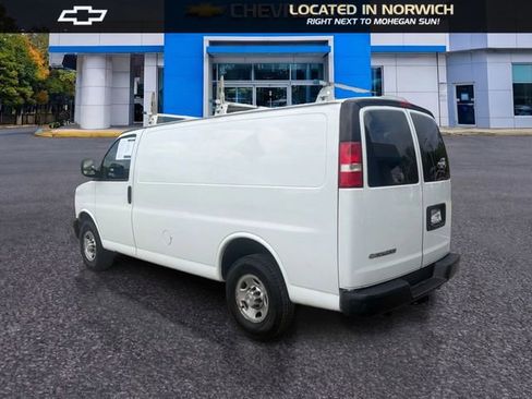 Used 2017 Chevrolet Express 2500 RWD image 7