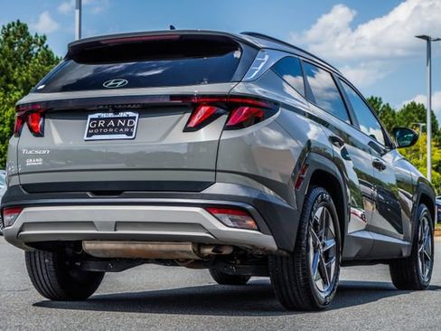 Used 2025 Hyundai Tucson SEL FWD image 12