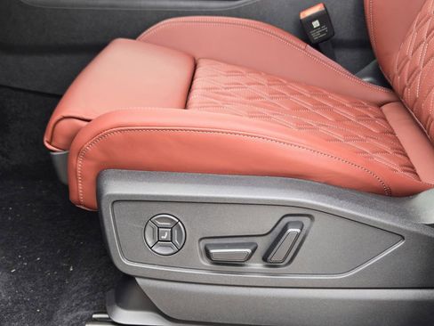 New 2025 Audi SQ5 Premium Plus image 27