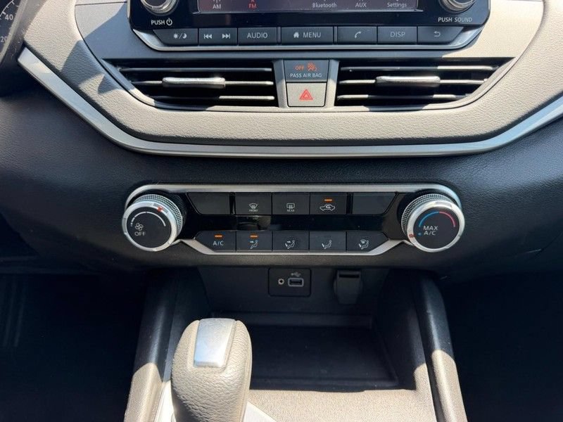 Used 2024 Nissan Altima 2.5 S FWD image 12