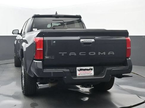 Used 2024 Toyota Tacoma Limited w/ Limited Package (LT) AWD/4WD image 21