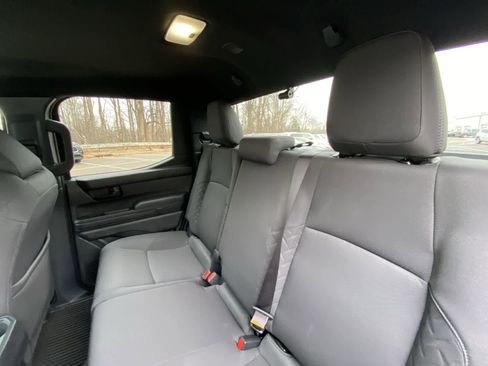 Certified 2025 Toyota Tacoma SR5 image 28