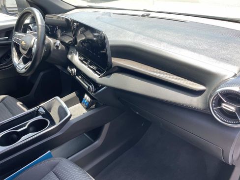 Used 2025 Chevrolet Equinox LT FWD image 29