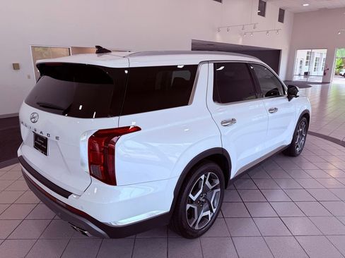 Used 2024 Hyundai Palisade Limited FWD image 18