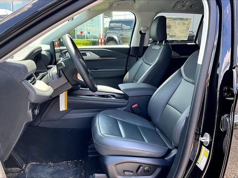 New 2026 Ford Explorer Active w/ Active Comfort Package RWD image 9