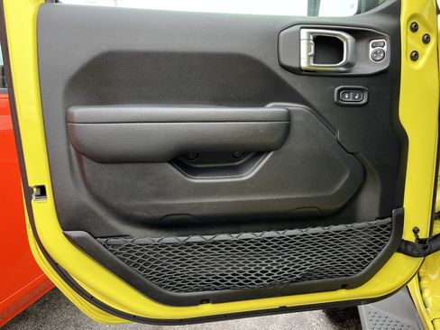 Used 2022 Jeep Wrangler Unlimited Sport image 14