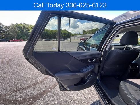 Used 2023 Subaru Outback Premium AWD/4WD image 15