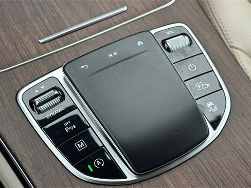 Used 2022 Mercedes-Benz GLC 300 image 31