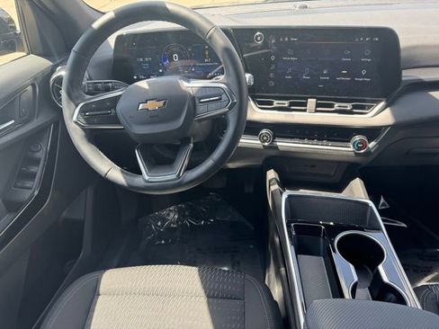Used 2025 Chevrolet Equinox LT w/ Safety and Technology Package AWD/4WD image 12