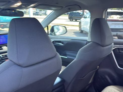 Certified 2025 Toyota RAV4 XLE AWD/4WD image 18