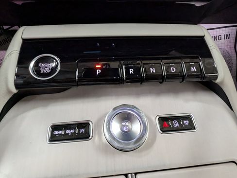 New 2025 Lincoln Navigator L Reserve image 16