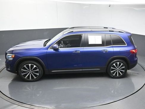 Used 2021 Mercedes-Benz GLB 250 w/ Premium Package image 47