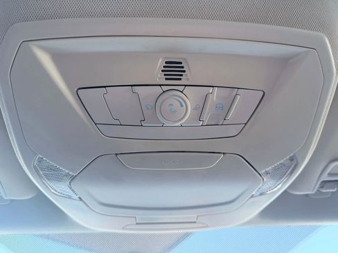 Used 2016 Ford Focus SE w/ Equipment Group 201A image 25