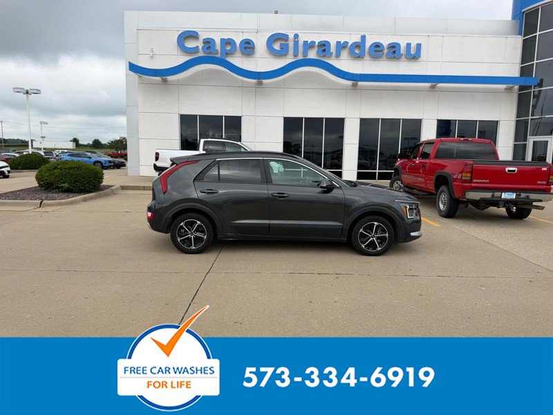 Used 2023 Kia Niro EX FWD image 1
