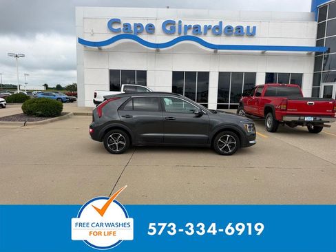 Used 2023 Kia Niro EX FWD image 1