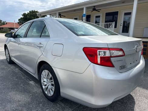 Used 2013 Toyota Camry LE FWD image 3