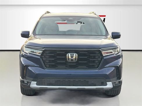 Used 2024 Honda Pilot Touring image 2