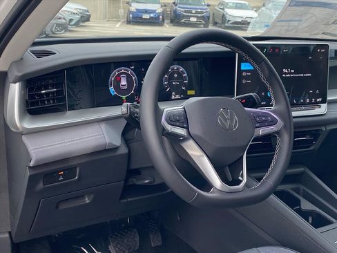 New 2026 Volkswagen Tiguan SE image 4