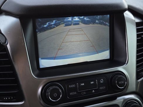 Used 2019 Chevrolet Tahoe LT w/ LT Signature Package RWD image 13